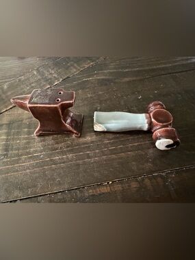 Hammer in an anvil salt shaker